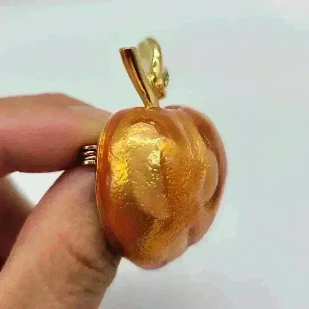 VTG Apple Pin BROOCH Enamel Gold Tone Teachers Gift - Picture 4 of 9